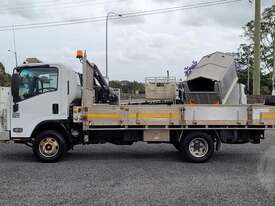 Isuzu NPR - picture2' - Click to enlarge