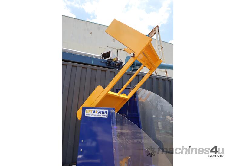 Used lift master Manual Wheelie Bin Lifter Tipper Liftmaster Ecolift