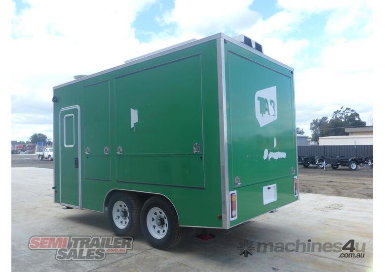 Buy Used 2017 Queensland Custom Trailers ENCLOSED TRAILER Enclosed