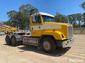 1995 Freightliner FL112 - picture0' - Click to enlarge