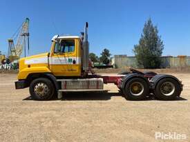 1995 Freightliner FL112 - picture1' - Click to enlarge