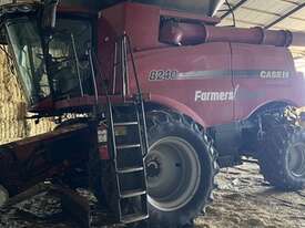 2017 Case IH 8240 Combines - picture0' - Click to enlarge