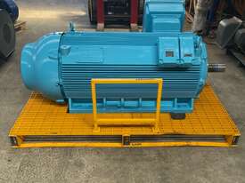 355 kw 475 hp 4-pole 1489rpm 415v Foot Mount 355 frame WEG HGF Series AC Electric Motor New Unused - picture2' - Click to enlarge