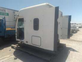 Freightliner cab Shell - picture1' - Click to enlarge