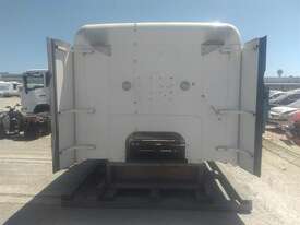 Freightliner cab Shell - picture2' - Click to enlarge