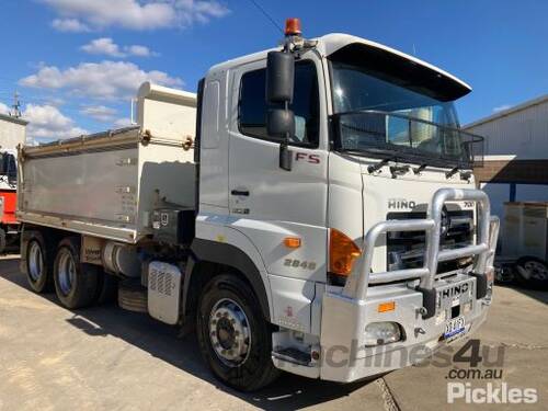 2015 Hino FS 700 2848