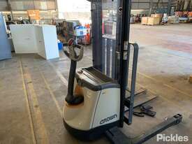 Crown Walkie Stacker - 3000 Series ,Serial No: 5A541464 - picture2' - Click to enlarge