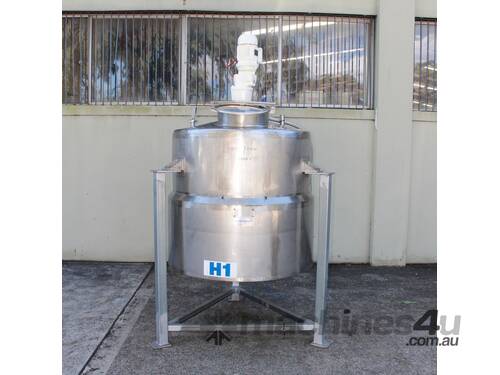 Stainless Steel Dimple Jacketed Mixing Tank.