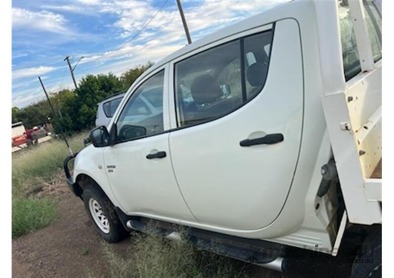 caption 2010 MITSHUBISHI TRITON DUAL CAB