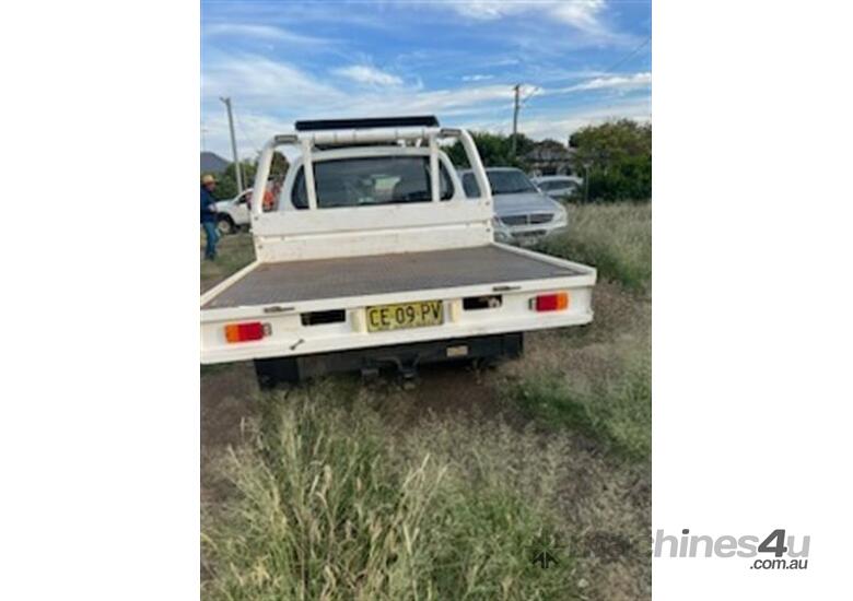 caption 2010 MITSHUBISHI TRITON DUAL CAB