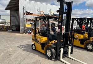 Used Yale Verasitor Series GP25UX 2 Stage LPG Forklift