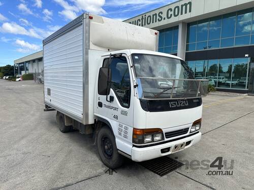 2000 Isuzu NKR 150 Pantech