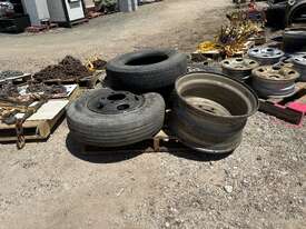 1 x Pallet Assorted Tyres and Rims - picture0' - Click to enlarge