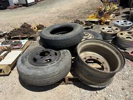 1 x Pallet Assorted Tyres and Rims - picture1' - Click to enlarge