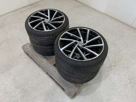 4x Silver and Black VW Rims with Tyres (Police Lost and Stolen) - picture1' - Click to enlarge