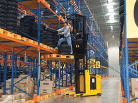 Hyundai Warehouse Stock Order Picker: 1-1.3T Model 10BOP-7 - picture0' - Click to enlarge