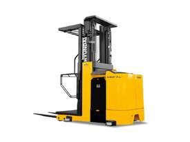 Hyundai Warehouse Stock Order Picker: 1-1.3T Model 10BOP-7 - picture2' - Click to enlarge