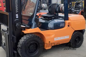 ACTIVE FORKLIFTS - Toyota 5 ton forklift for sale -only 8000 hours 1.8m tynes side shift solid tyres