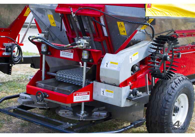 caption Farmtech Viking V 4000 Belt Spreader (4000L)