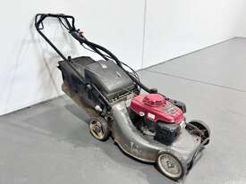 Honda HRU216 Push Mower - picture0' - Click to enlarge