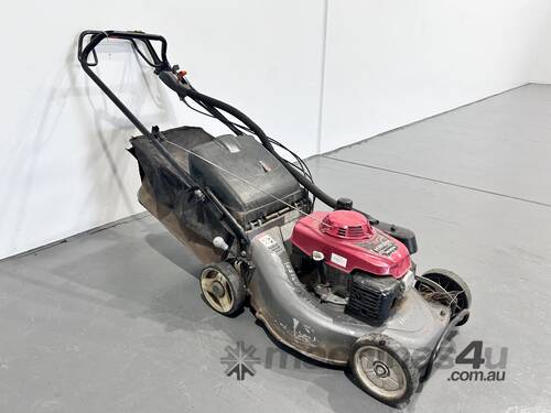 Honda HRU216 Push Mower