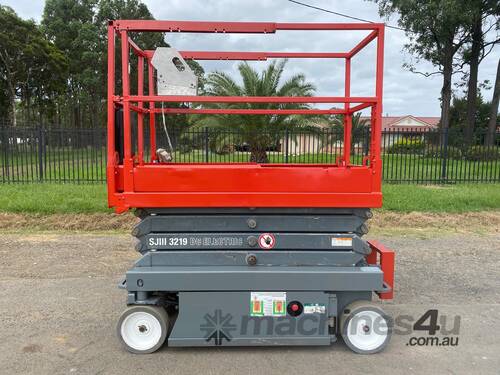 Skyjack SJIII3219 Scissor Lift Access & Height Safety