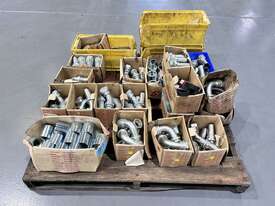 Assorted Hydraulic Components - picture0' - Click to enlarge