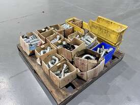 Assorted Hydraulic Components - picture0' - Click to enlarge