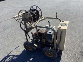 Pressure Washer - picture2' - Click to enlarge
