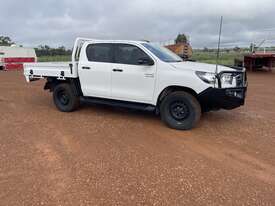 2020 Toyota Hilux SR Diesel - picture0' - Click to enlarge
