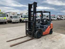 2015 Toyota 32-8FG25 2 Stage Forklift - picture1' - Click to enlarge