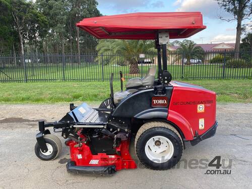 Toro Groundsmaster 7210 Zero Turn Lawn Equipment