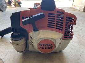 Stihl FS240 Brushcutter - picture2' - Click to enlarge