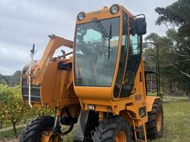 2003 Pellenc 3300 Grape Harvester - picture1' - Click to enlarge