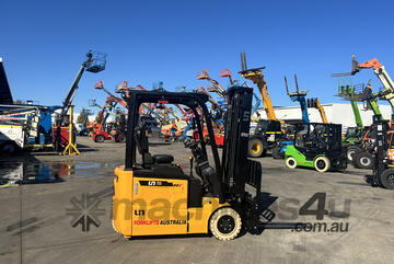 UN Forklift 1.8T: 3 Wheels, Reduced Noise & Low Maintenance!