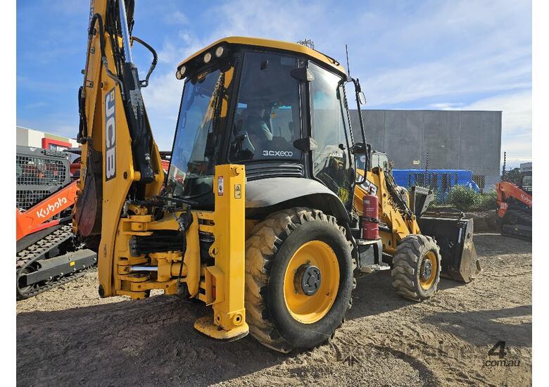 caption USED JCB 3CX ECO BACKHOE LOADER WITH HITCH, 5 X BUCKETS, 4 IN 1 , FORKS AND LOW 3035 HOURS