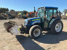 2010 New Holland T4020 Tractor 4 x 4 - picture1' - Click to enlarge