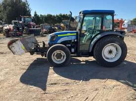 2010 New Holland T4020 Tractor 4 x 4 - picture2' - Click to enlarge