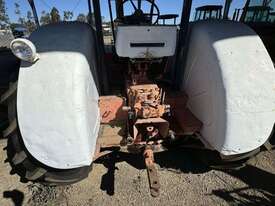 Case 832C Tractor - picture2' - Click to enlarge