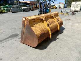 John Deere Loader Bucket - picture2' - Click to enlarge