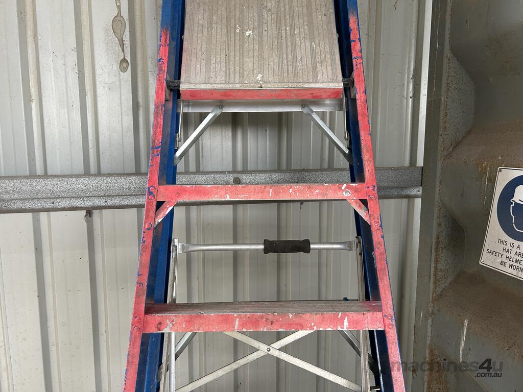 Used Climbrite fiberglass platform ladder Ladders in HEXHAM, NSW