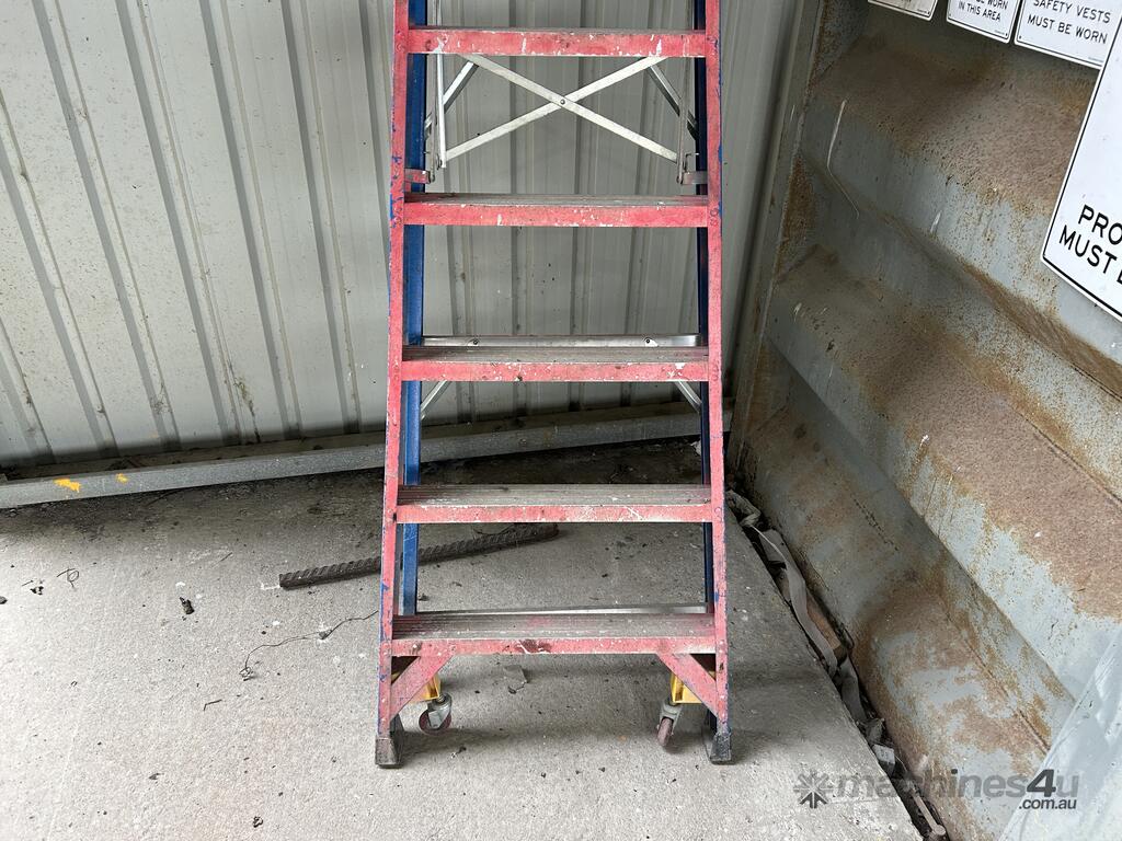 Used Climbrite fiberglass platform ladder Ladders in HEXHAM, NSW