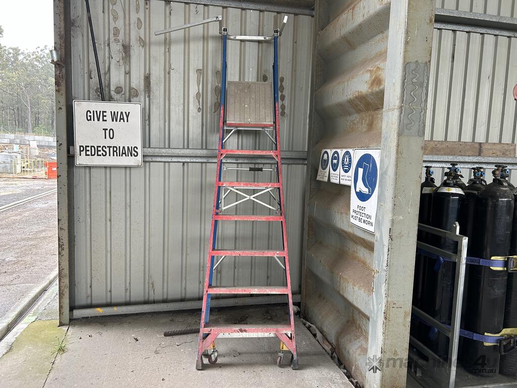 Used Climbrite fiberglass platform ladder Ladders in HEXHAM, NSW