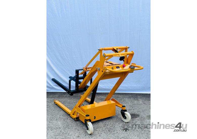 caption FOSSA Curving Boom Hydraulic Forklift – 500kg Capacity