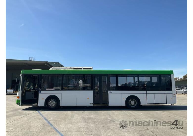 caption 1999 Mercedes Benz 405 Omnibus