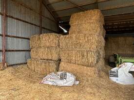 30 BALES OATEN HAY  - picture0' - Click to enlarge