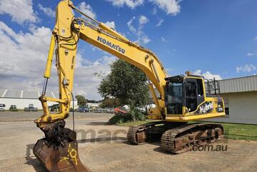 Komatsu Excavator -   HB205