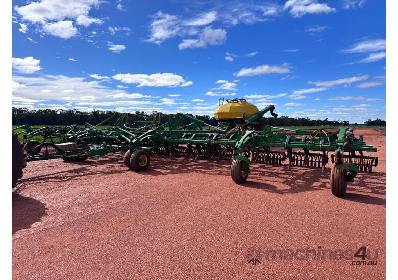 caption John Deere 1830 Seeder with John Deere 1910 Aircart