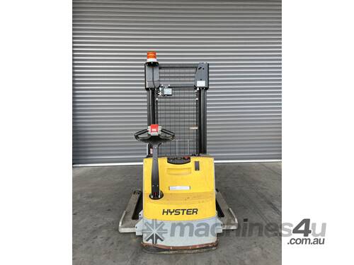 caption 1.6T Battery Electric Walkie Reach Stacker
