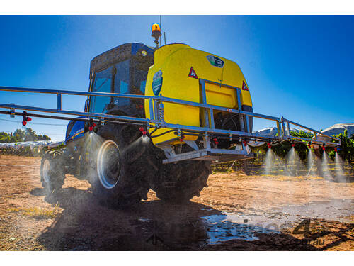 caption Silvereye 600L Linkage Sprayer with 8m Manual Fold Galvanised Boom